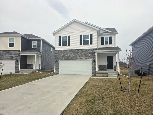 property at 655 NW Williamsburg Ln