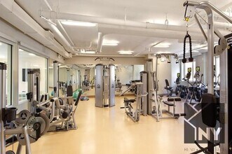8 Barclay St in New York, NY - Building Photo - Building Photo