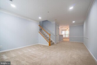 12643 Fair Crest Ct in Fairfax, VA - Building Photo - Building Photo