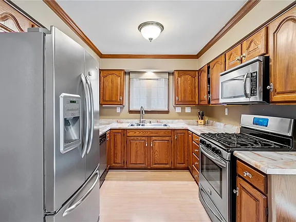 1393 Washington Rd in Pittsburgh, PA - Building Photo - Building Photo