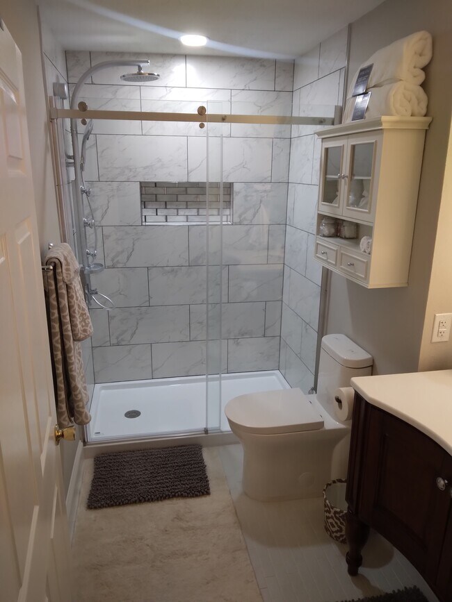 906 Bitterfield Dr, Unit Executive furnished  Apt in Ballwin, MO - Building Photo - Building Photo