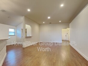 10104 Cougar Tr in Fort Worth, TX - Building Photo - Building Photo