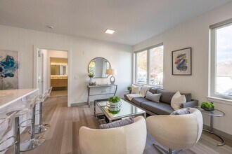 Wilton Center Lofts in Wilton, CT - Foto de edificio - Building Photo