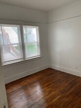 1045 E 4th St in Long Beach, CA - Building Photo - Building Photo