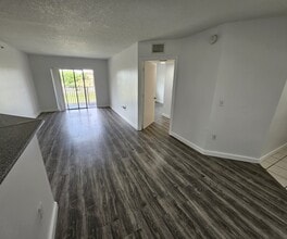 17602 NW 25th Ave in Miami Gardens, FL - Building Photo - Building Photo