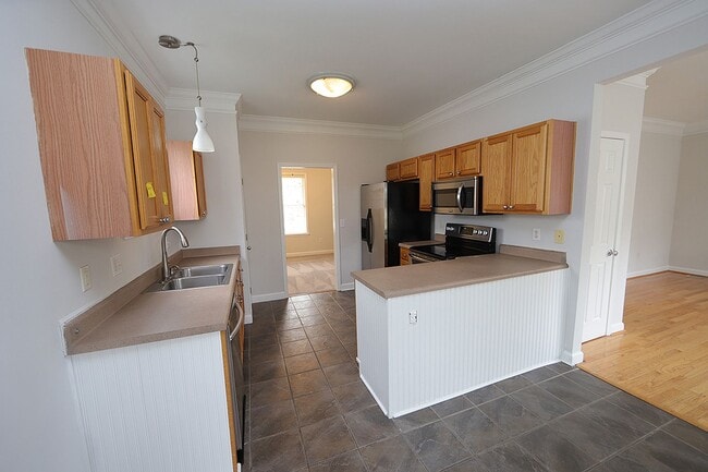 8338 Hobhouse Cir in Raleigh, NC - Building Photo - Building Photo