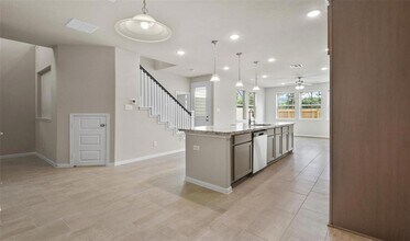 7349 Hinsdale Dr in Pasadena, TX - Building Photo - Building Photo