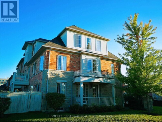 property at 98 Hillwood St