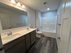 2303 Lake Ave in New Ulm, MN - Building Photo - Building Photo