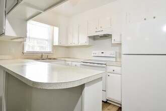 4604 Honey Dew Dr in McLeansville, NC - Building Photo - Building Photo