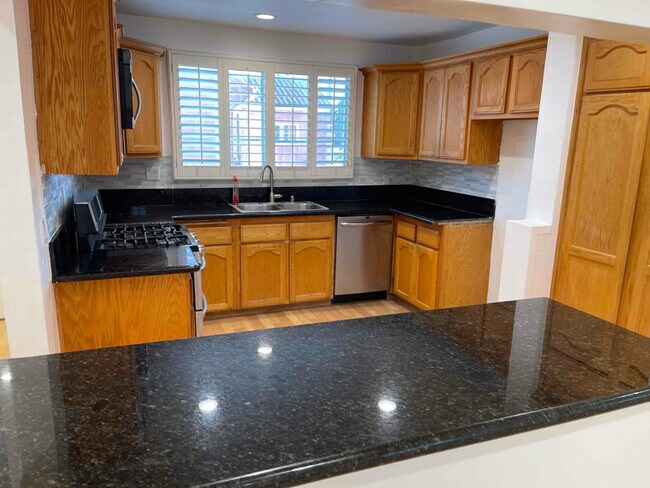 4818 6th Ave-Unit -4818 in Los Angeles, CA - Building Photo - Building Photo