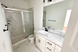 1442 E Huntsville Rd in Fayetteville, AR - Building Photo - Building Photo