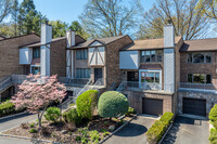 900 Valley Rd in Clifton, NJ - Foto de edificio - Building Photo