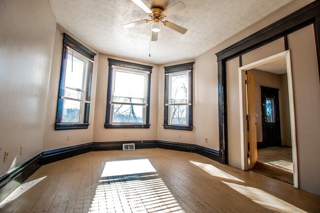 454 Pine St in Morgantown, WV - Building Photo - Building Photo