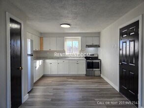 8 Hillside Ln in Lewiston, ME - Building Photo - Building Photo