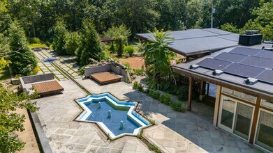 160C Ross Hill Rd in Charlestown, RI - Building Photo - Building Photo