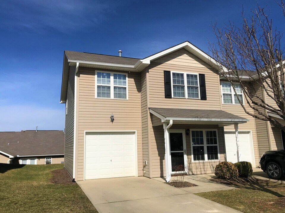 47 Lilac Fields Way in Arden, NC - Building Photo