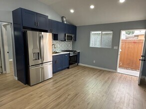 1616 E Harding St in Long Beach, CA - Building Photo - Building Photo