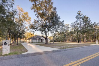 1148 Sioux Cir in Crestview, FL - Building Photo - Building Photo