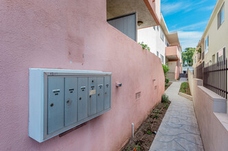 1247 Berkeley St in Santa Monica, CA - Building Photo - Building Photo