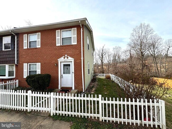 8617 Colston Ct in Marshall, VA - Building Photo - Building Photo