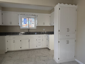 1553 N 116th St in Wauwatosa, WI - Building Photo - Building Photo