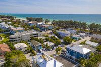 Island Getaway in Bradenton Beach, FL - Building Photo - Building Photo