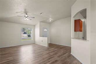 11829 Kestrel Dr in New Port Richey, FL - Building Photo - Building Photo