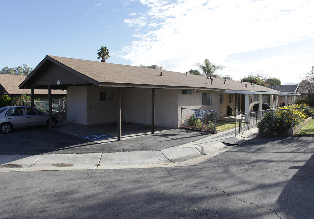 33056-33074 Adelfa St in Lake Elsinore, CA - Building Photo