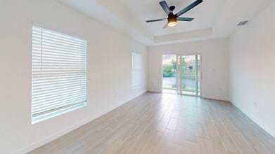 2028 NE 6th Ave in Cape Coral, FL - Building Photo - Building Photo