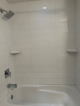 1364 23rd St W in North Vancouver, BC - Building Photo - Building Photo