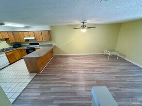 193 W Burgess Rd in Pensacola, FL - Building Photo - Building Photo