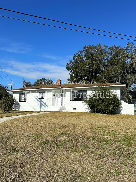 477 W 62nd St in Jacksonville, FL - Building Photo