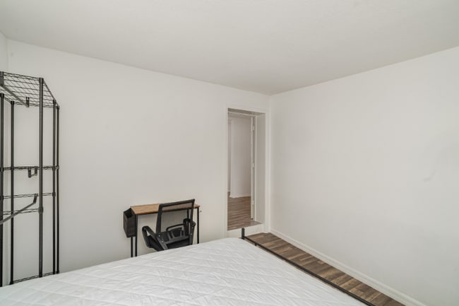 19484 Midway Blvd in Port Charlotte, FL - Building Photo - Building Photo