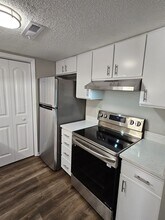 1806 Woods Ln in High Point, NC - Building Photo - Building Photo