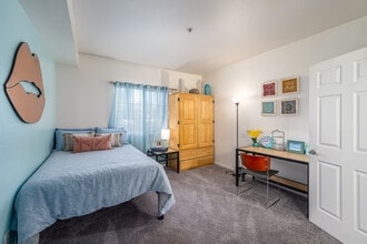 GrandMarc at University Village in Riverside, CA - Foto de edificio - Interior Photo