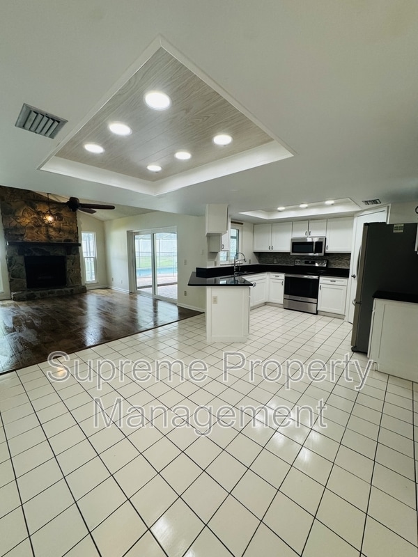 2437 Bucknell Dr in Valrico, FL - Building Photo - Building Photo