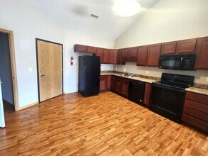 2250 W Lake Rd in North Liberty, IA - Building Photo - Building Photo