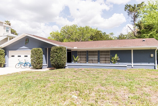 3713 N Suwanee Pt in Crystal River, FL - Building Photo - Building Photo