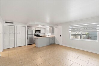 3101 SW 27th Ave in Coral Gables, FL - Building Photo - Building Photo