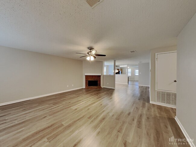 8403 Bacury Rd in Arlington, TX - Building Photo - Building Photo
