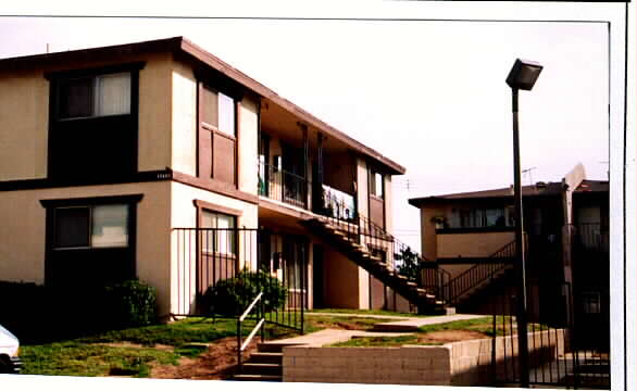 17432 Koledo Ln in Huntington Beach, CA - Foto de edificio