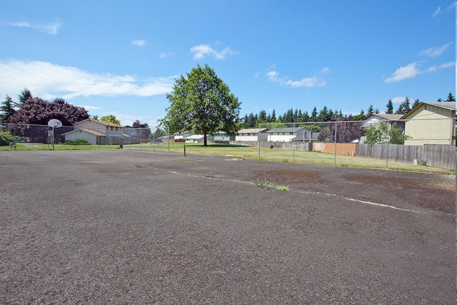 Granada Park Duplexes in Springfield, OR - Building Photo - Building Photo