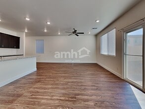 80 Cabaletta Ln in Henderson, NV - Building Photo - Building Photo