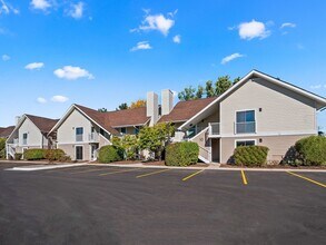 The Landings of Madison Heights in Madison Heights, MI - Building Photo - Building Photo