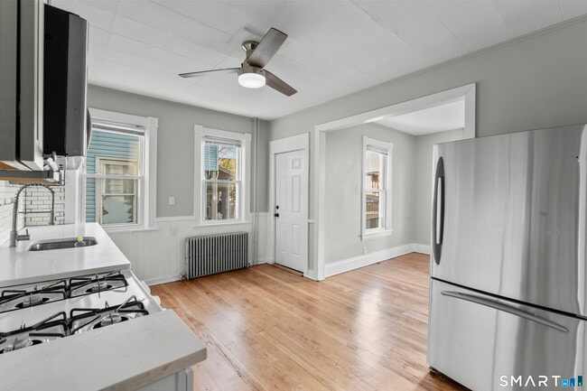 394 Gregory St in Bridgeport, CT - Building Photo - Building Photo