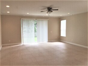 4812 Sky Blue Dr in Lutz, FL - Building Photo - Building Photo