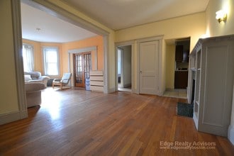 41 Orkney Rd, Unit 3 in Boston, MA - Foto de edificio - Building Photo