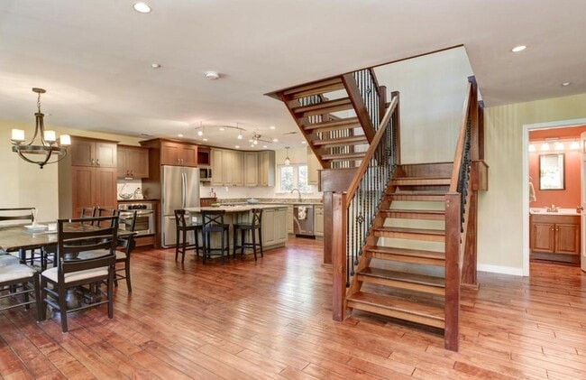 1200 Highwood Rd in Rockville, MD - Building Photo - Building Photo
