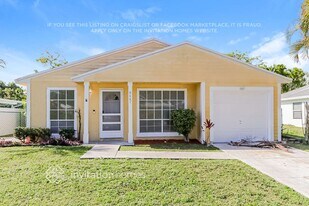 8447 Red Wagon Ln in Boca Raton, FL - Building Photo